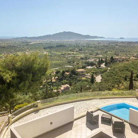 Castelli Villa Lagopodhon