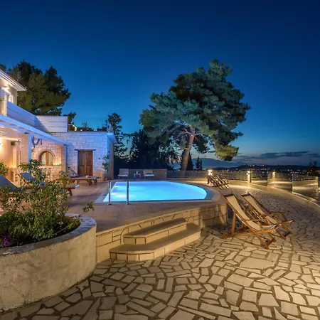 Castelli By Vintage Travel * Lagopodhon